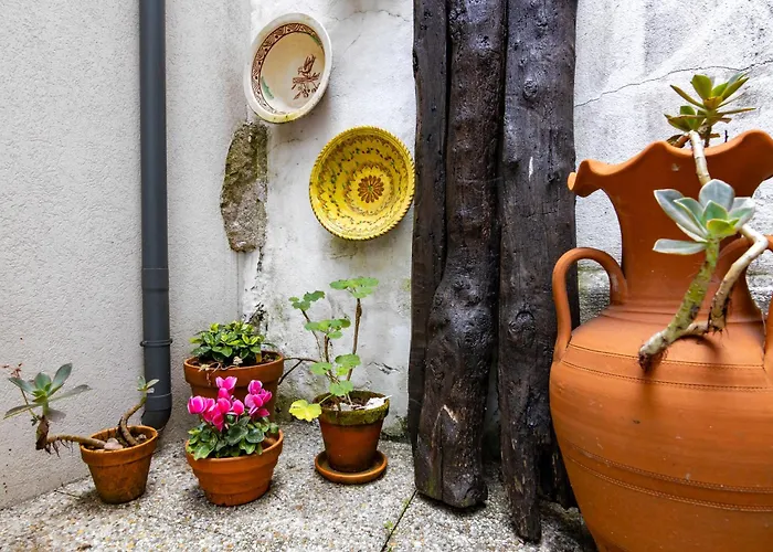 Red House 2- With Terrace Apartmán