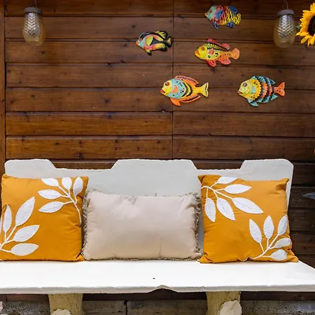 Red House 2- With Terrace شقة بورتو